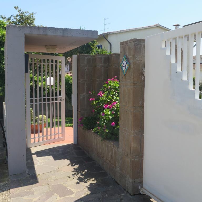 Acquamarina Hotel Civitavecchia Exterior photo